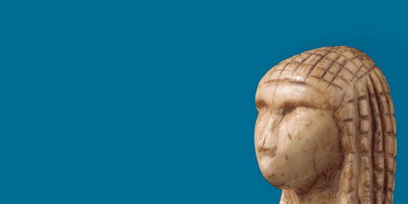 Vase en Céramique Ancien Exposé dans un Musée d’Art Archéologique